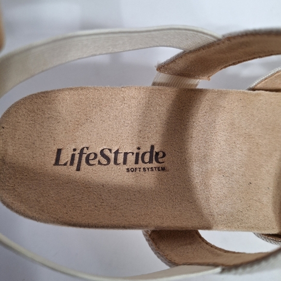 Life Stride NEW Soft System Danita Cream Platform Wedge Comfort Sandal Size 9 - Picture 2 of 10